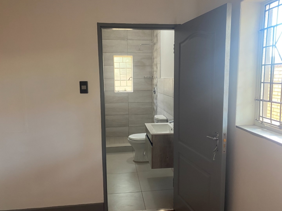 To Let 5 Bedroom Property for Rent in Riviera Gauteng