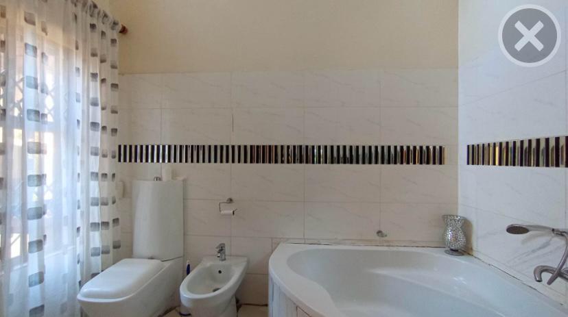 4 Bedroom Property for Sale in The Orchards Gauteng