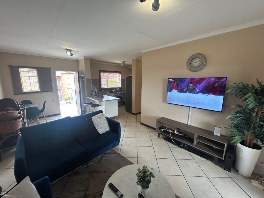 2 Bedroom Property for Sale in Stone Ridge Gauteng