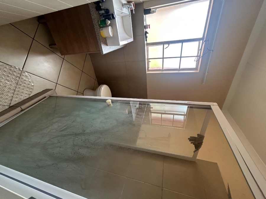 2 Bedroom Property for Sale in Stone Ridge Gauteng