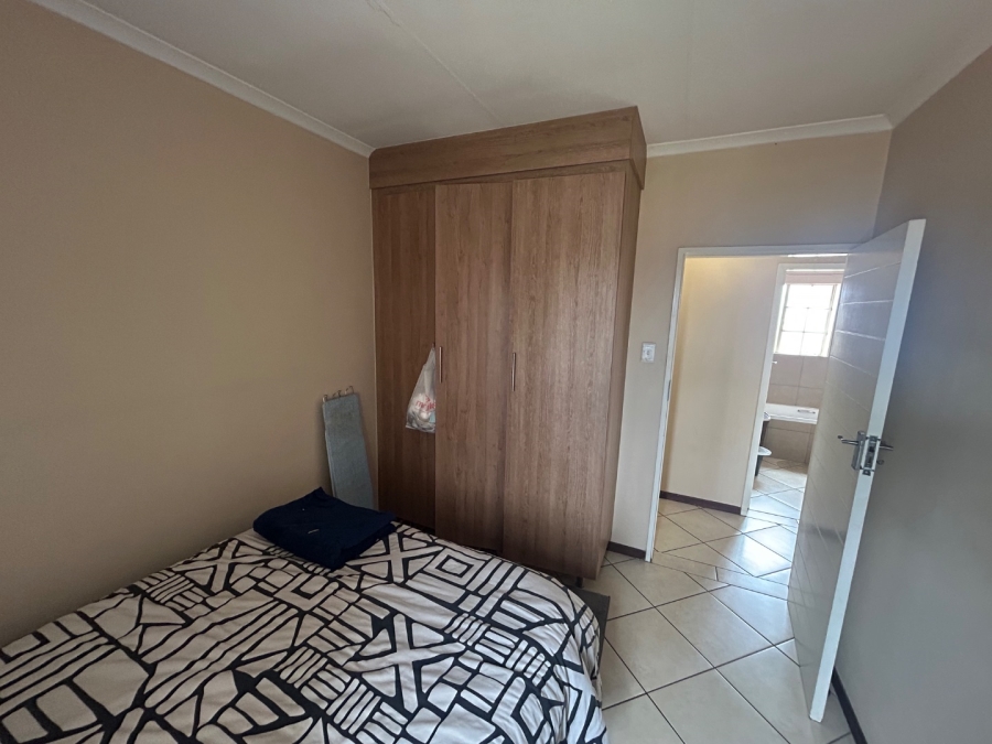 2 Bedroom Property for Sale in Stone Ridge Gauteng
