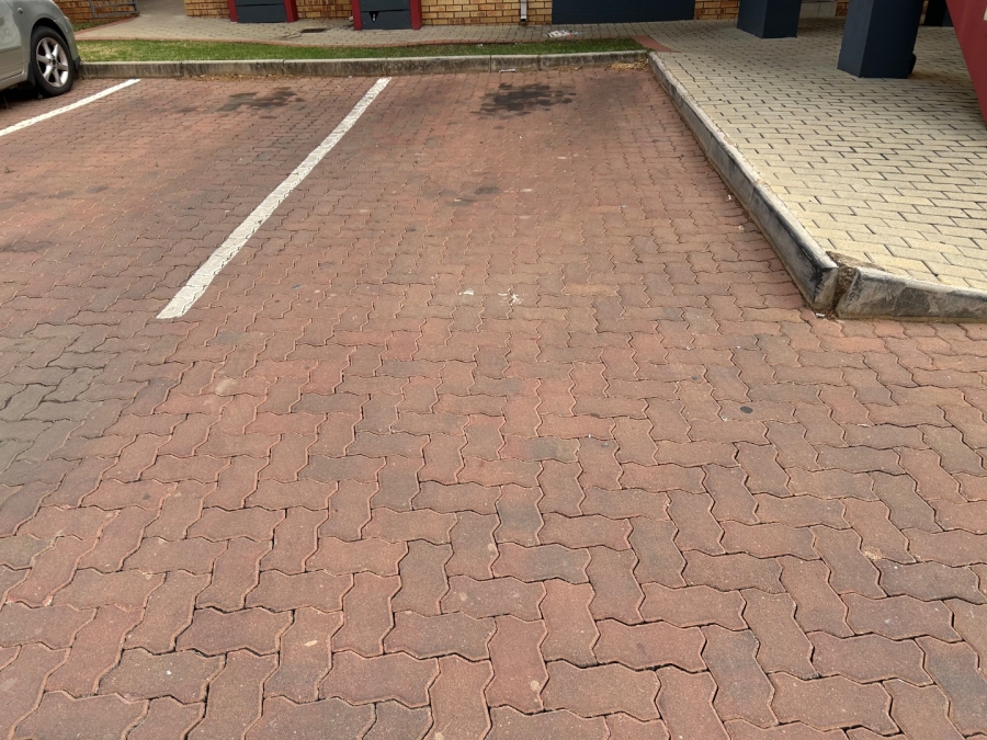 2 Bedroom Property for Sale in Stone Ridge Gauteng