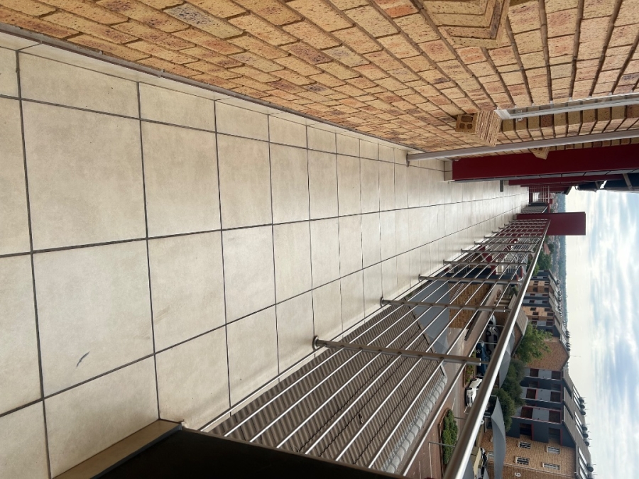 2 Bedroom Property for Sale in Stone Ridge Gauteng