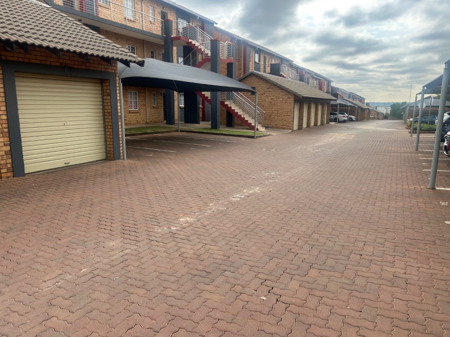 2 Bedroom Property for Sale in Stone Ridge Gauteng