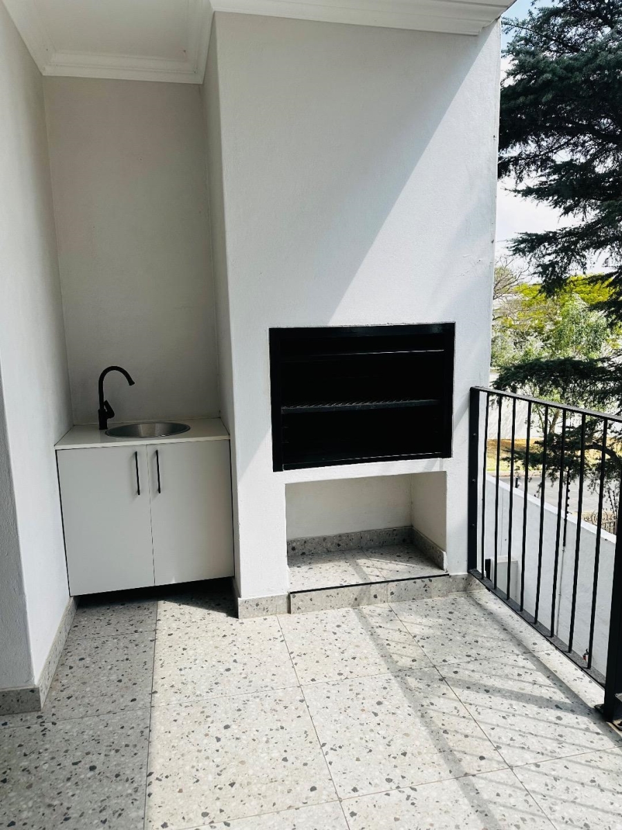 2 Bedroom Property for Sale in Bryanston Gauteng