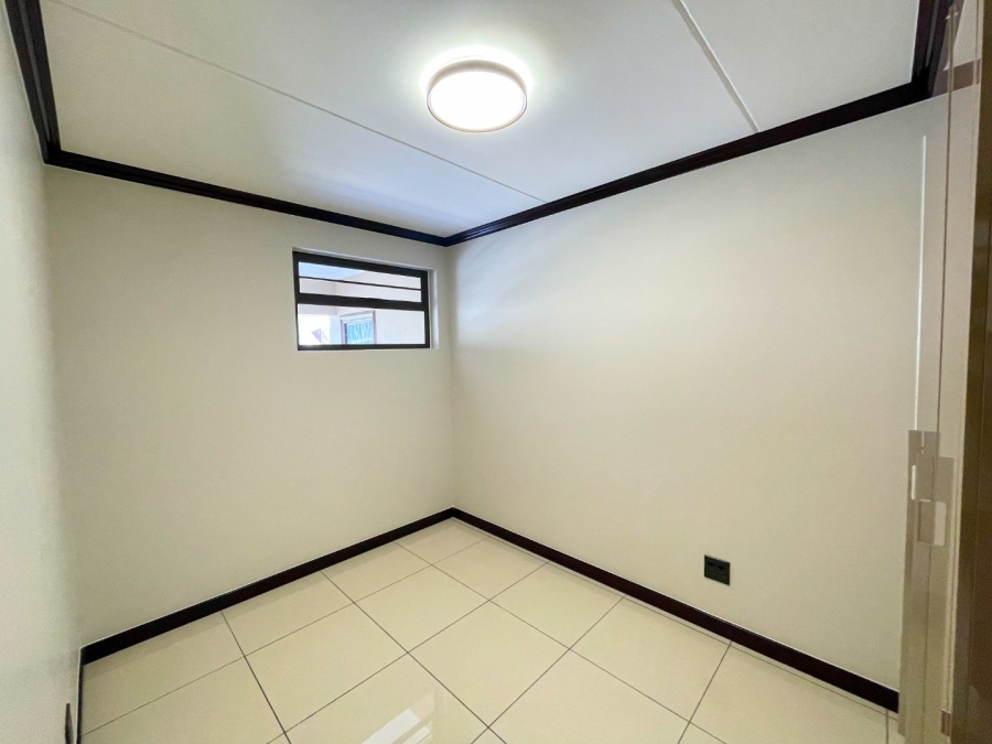 To Let 2 Bedroom Property for Rent in Blue Hills Gauteng