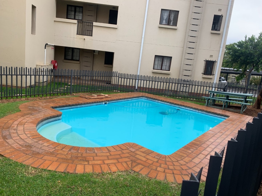 To Let 1 Bedroom Property for Rent in Kosmosdal Gauteng