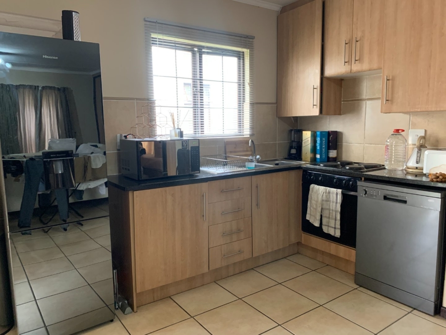 To Let 1 Bedroom Property for Rent in Kosmosdal Gauteng