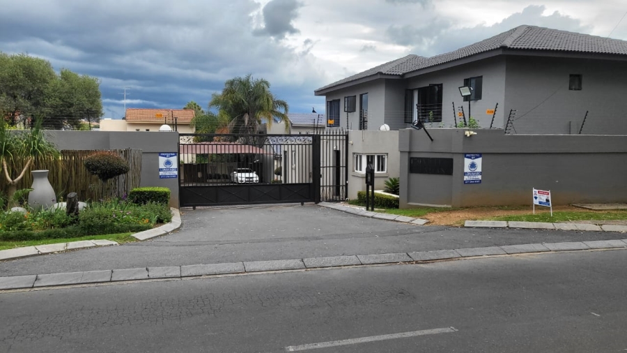  Bedroom Property for Sale in North Riding Gauteng