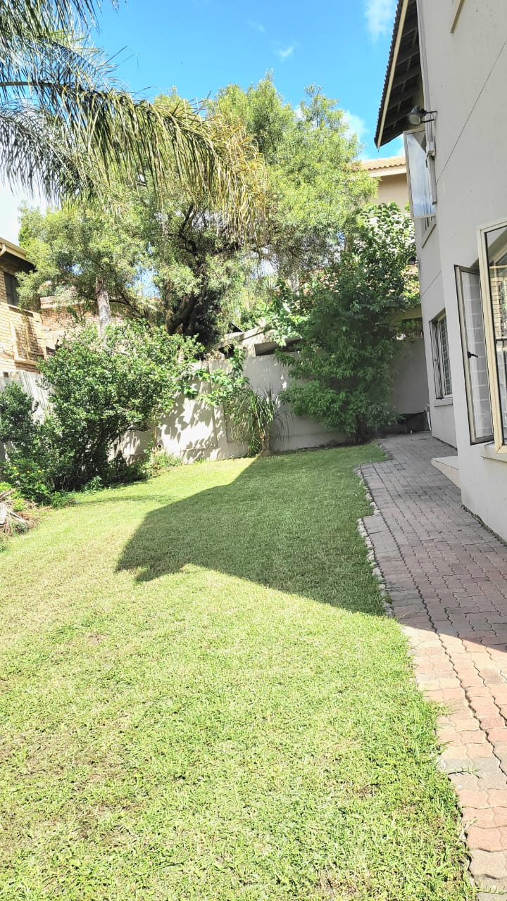  Bedroom Property for Sale in North Riding Gauteng