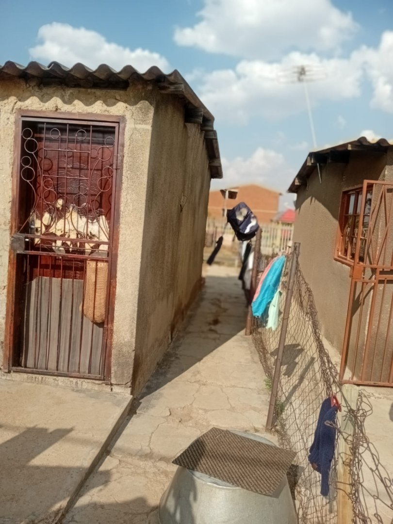 2 Bedroom Property for Sale in Tsakane Gauteng