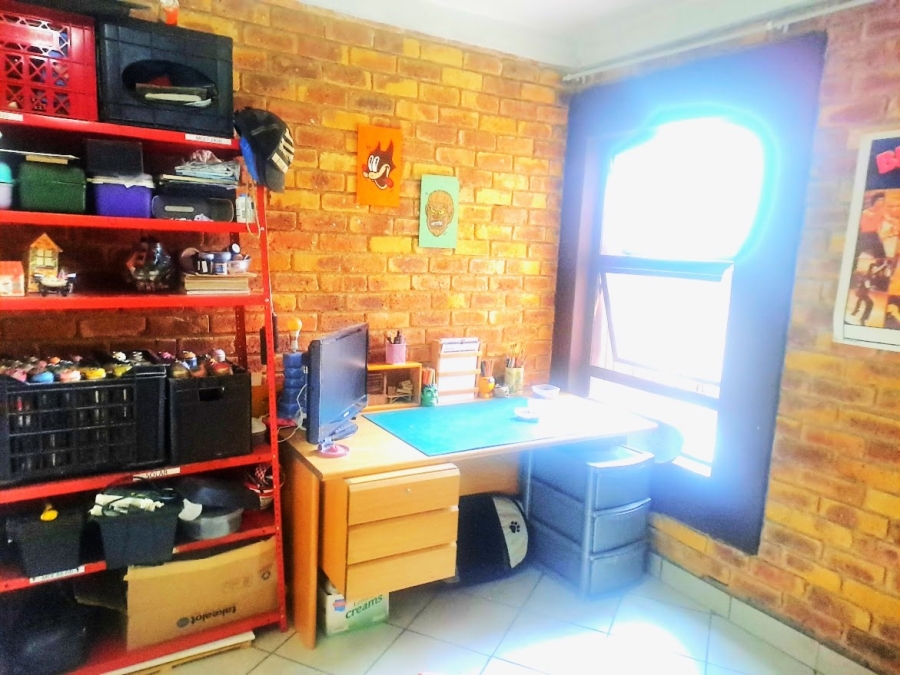 To Let 2 Bedroom Property for Rent in Brackendowns Gauteng