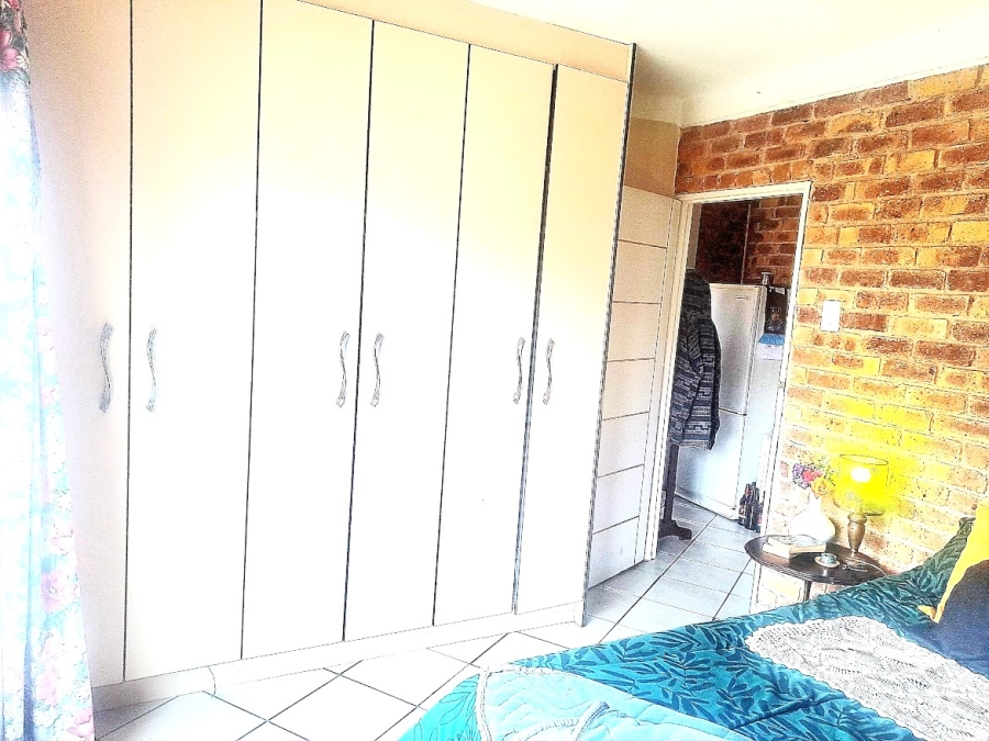 To Let 2 Bedroom Property for Rent in Brackendowns Gauteng