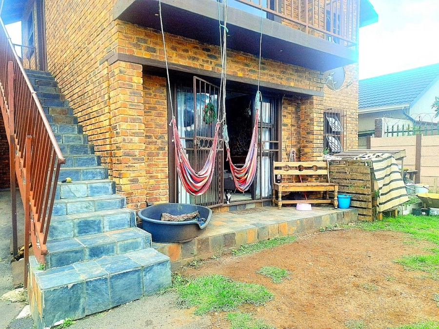 To Let 2 Bedroom Property for Rent in Brackendowns Gauteng