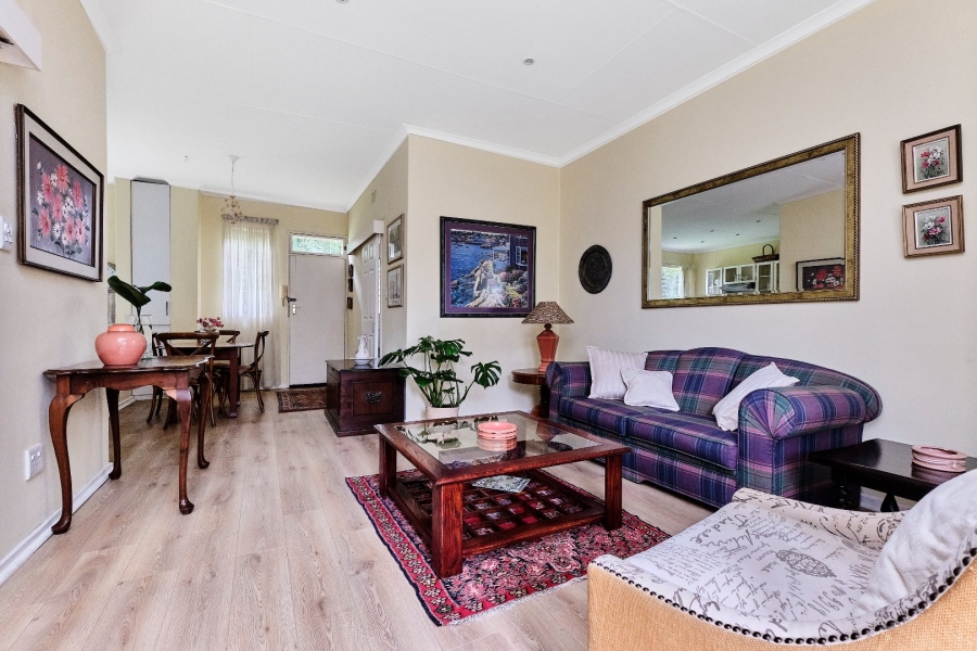 To Let 1 Bedroom Property for Rent in Linden Gauteng