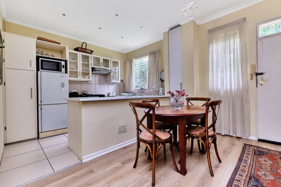 To Let 1 Bedroom Property for Rent in Linden Gauteng