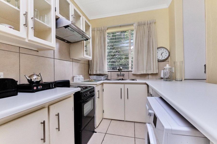 To Let 1 Bedroom Property for Rent in Linden Gauteng