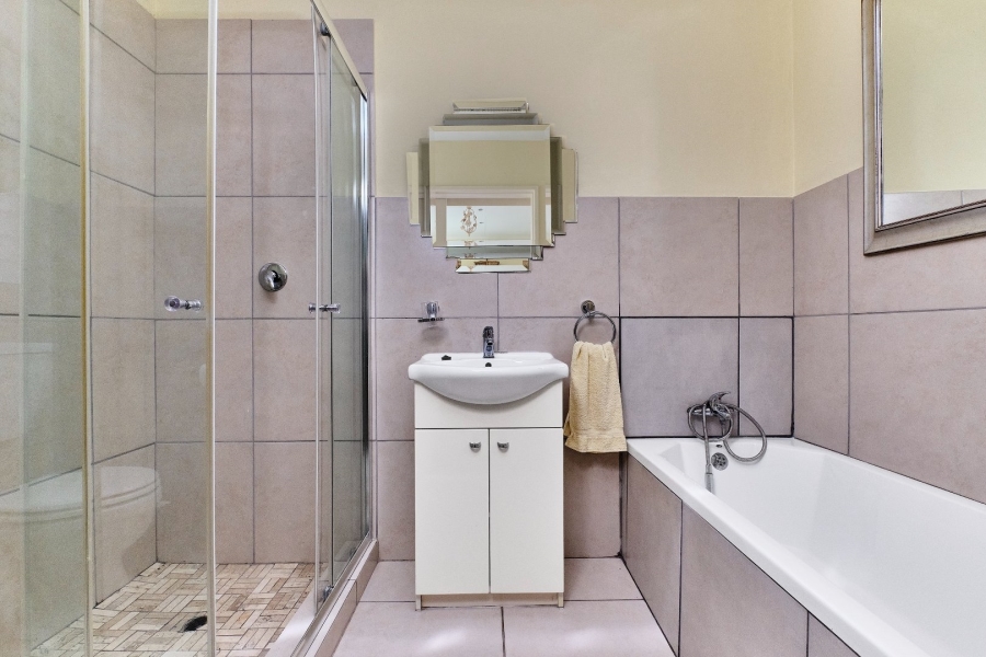 To Let 1 Bedroom Property for Rent in Linden Gauteng