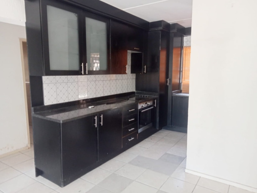To Let 3 Bedroom Property for Rent in Vorna Valley Gauteng