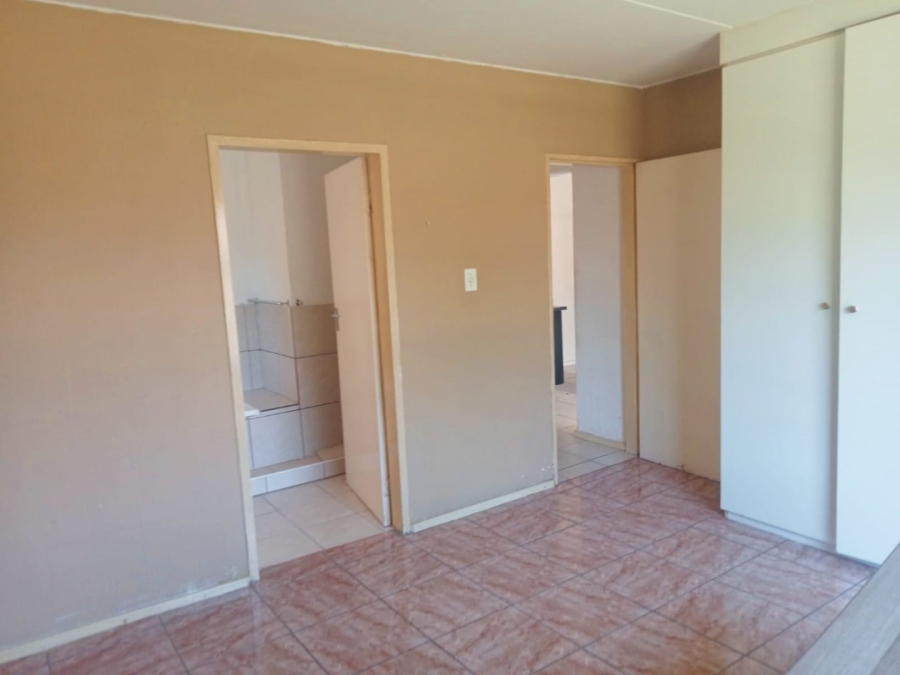 To Let 3 Bedroom Property for Rent in Vorna Valley Gauteng
