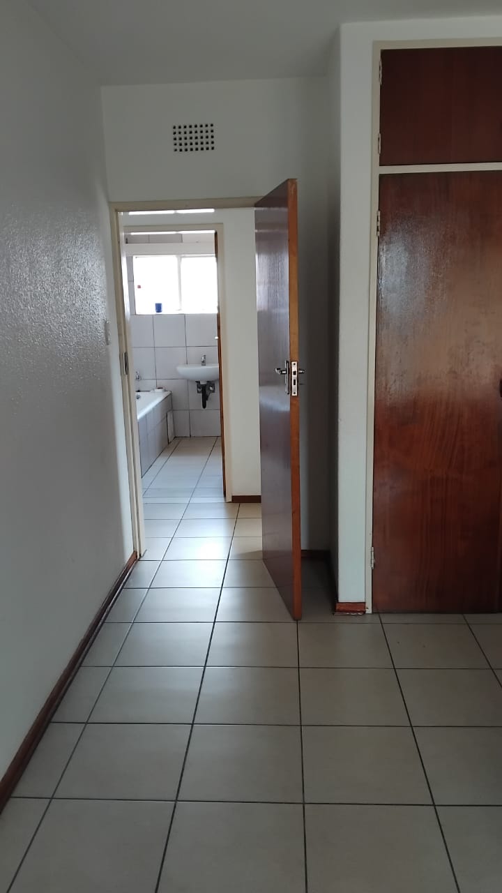 To Let 2 Bedroom Property for Rent in Germiston South Gauteng