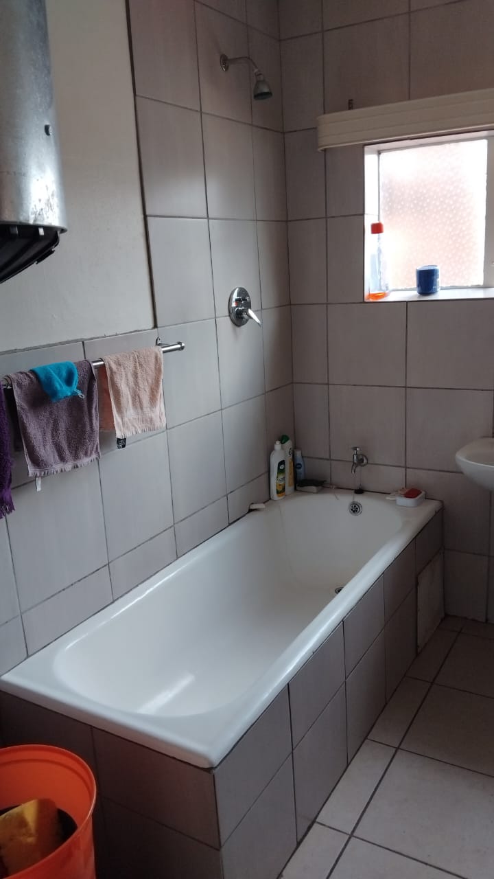 To Let 2 Bedroom Property for Rent in Germiston South Gauteng