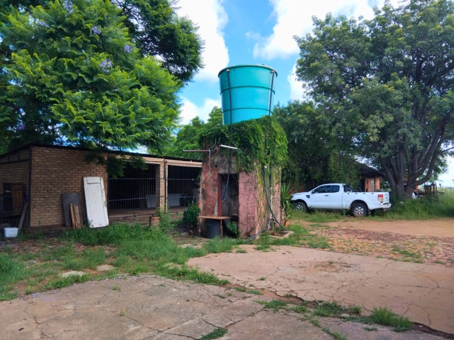 Commercial Property for Sale in Lusthof Gauteng