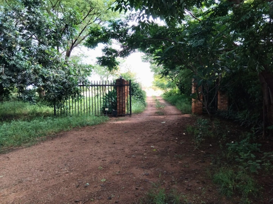 Commercial Property for Sale in Lusthof Gauteng