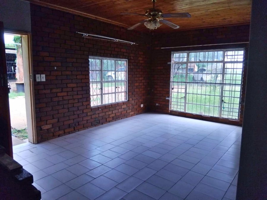 Commercial Property for Sale in Lusthof Gauteng