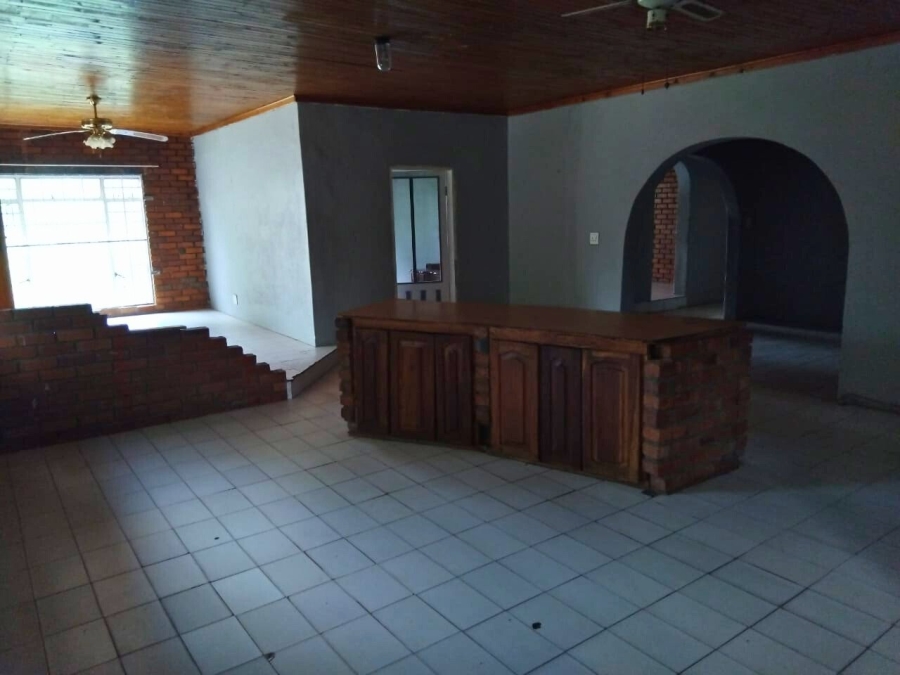 Commercial Property for Sale in Lusthof Gauteng