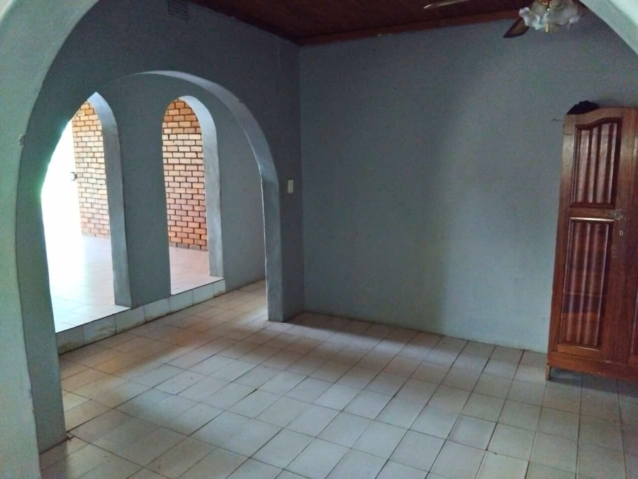 Commercial Property for Sale in Lusthof Gauteng
