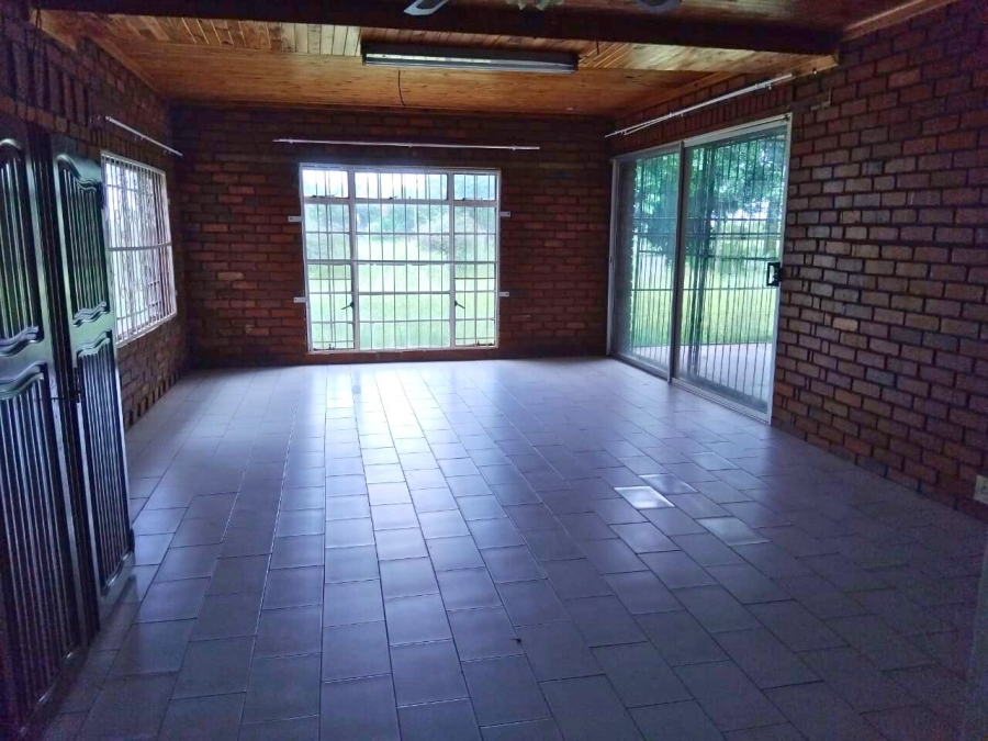 Commercial Property for Sale in Lusthof Gauteng