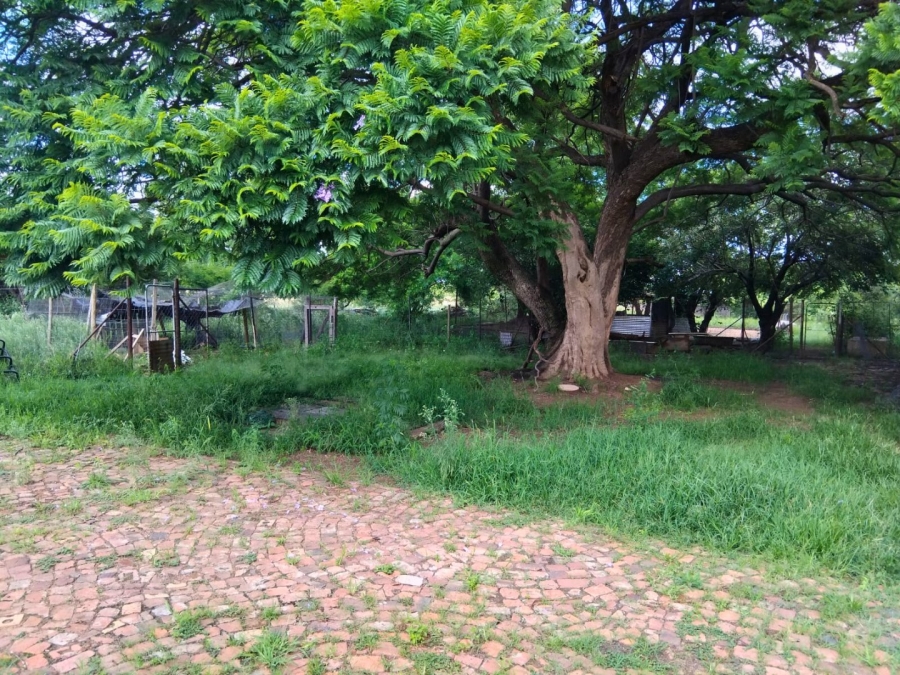 Commercial Property for Sale in Lusthof Gauteng