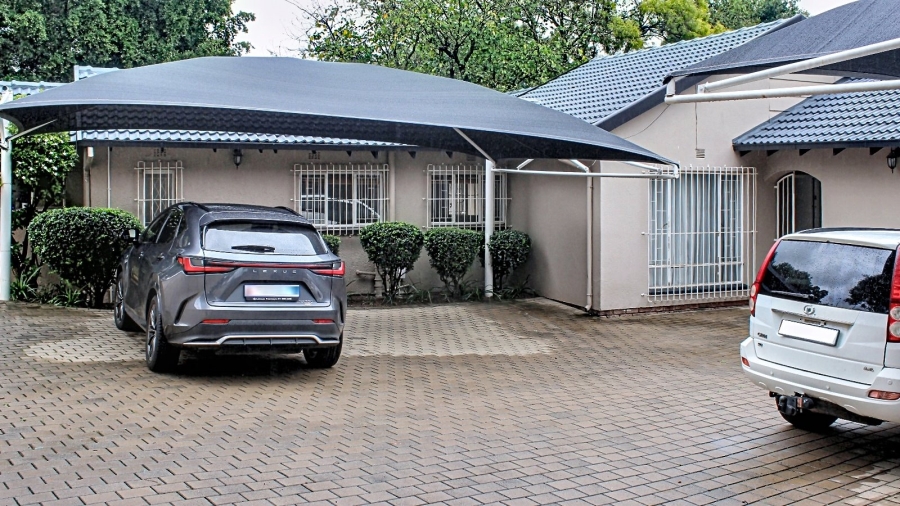 To Let 3 Bedroom Property for Rent in Fourways Gauteng