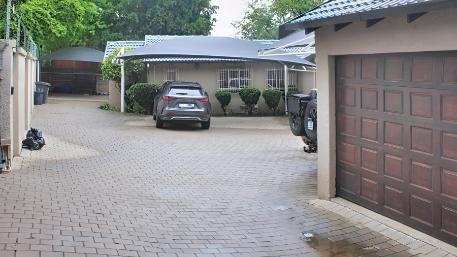 To Let 3 Bedroom Property for Rent in Fourways Gauteng