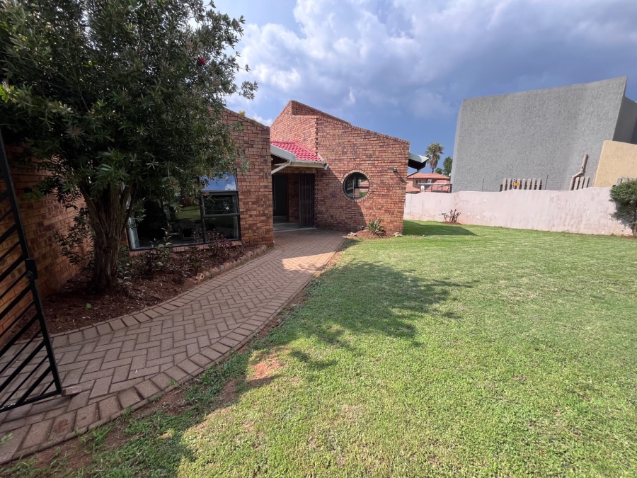 5 Bedroom Property for Sale in Meyersdal Gauteng