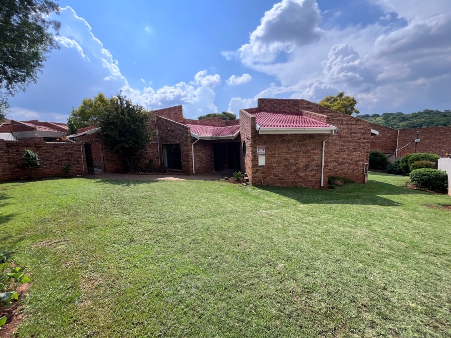 5 Bedroom Property for Sale in Meyersdal Gauteng