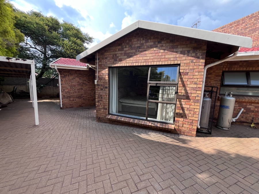 5 Bedroom Property for Sale in Meyersdal Gauteng