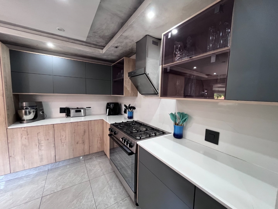 5 Bedroom Property for Sale in Meyersdal Gauteng