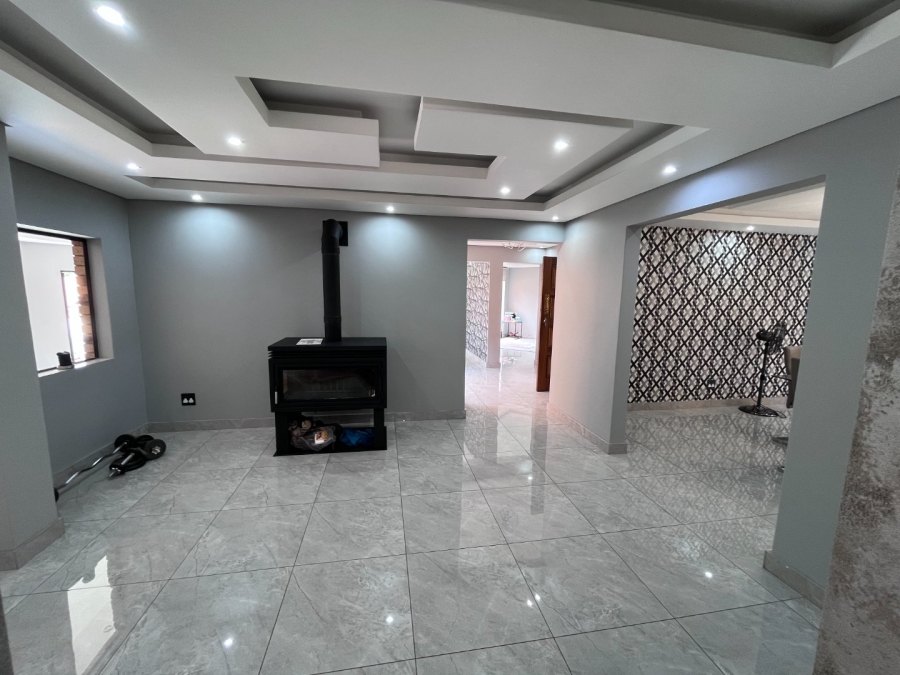 5 Bedroom Property for Sale in Meyersdal Gauteng