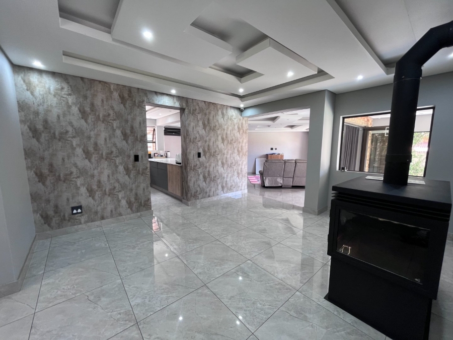 5 Bedroom Property for Sale in Meyersdal Gauteng