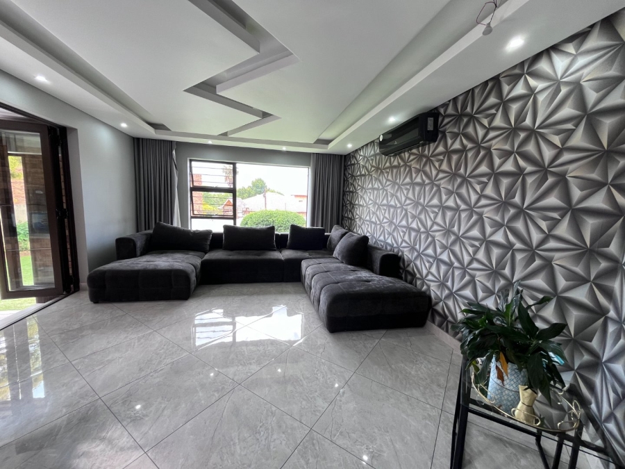 5 Bedroom Property for Sale in Meyersdal Gauteng