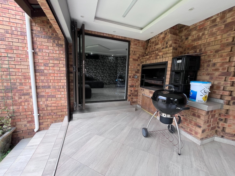 5 Bedroom Property for Sale in Meyersdal Gauteng