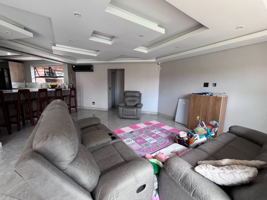 5 Bedroom Property for Sale in Meyersdal Gauteng