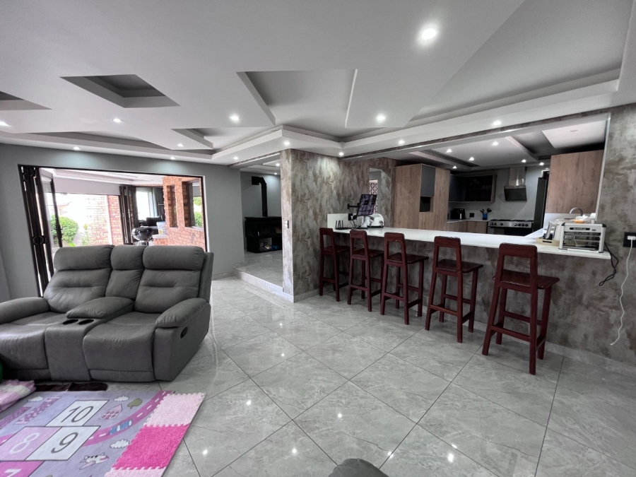 5 Bedroom Property for Sale in Meyersdal Gauteng