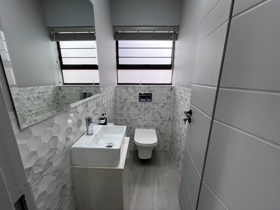 5 Bedroom Property for Sale in Meyersdal Gauteng