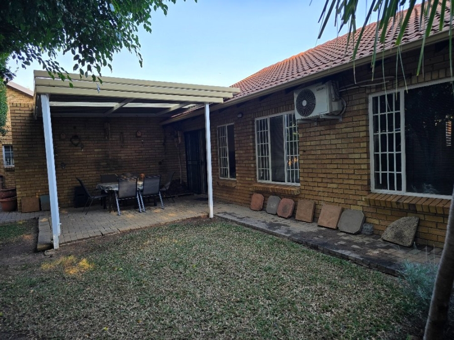 3 Bedroom Property for Sale in Sinoville Gauteng