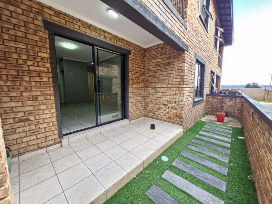 To Let 2 Bedroom Property for Rent in Rynfield A H Gauteng