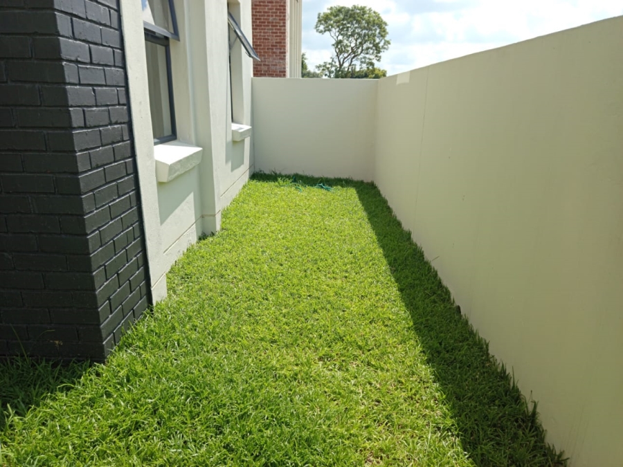 2 Bedroom Property for Sale in Halfway Gardens Gauteng