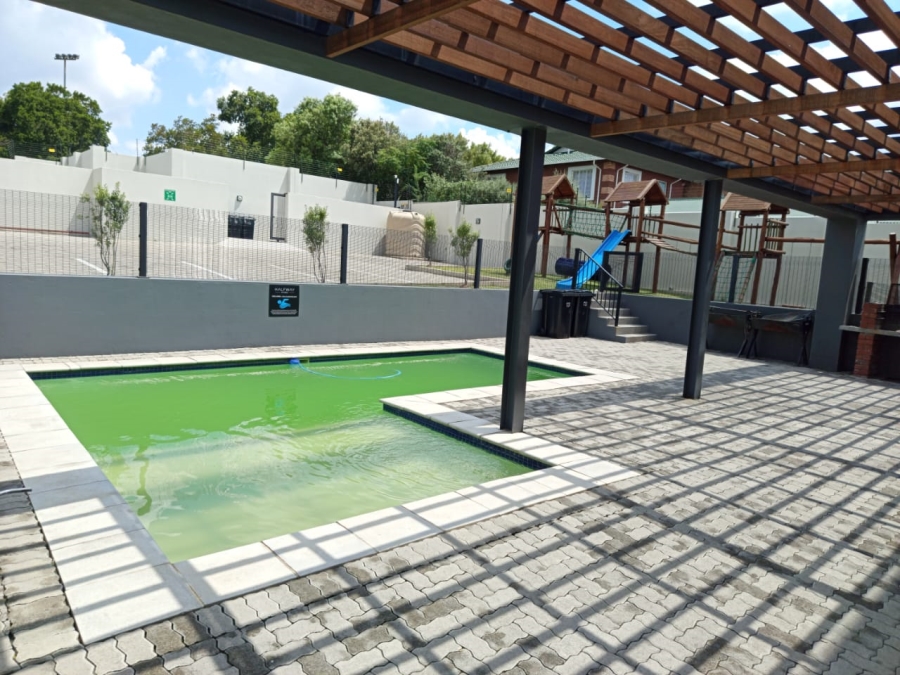 2 Bedroom Property for Sale in Halfway Gardens Gauteng